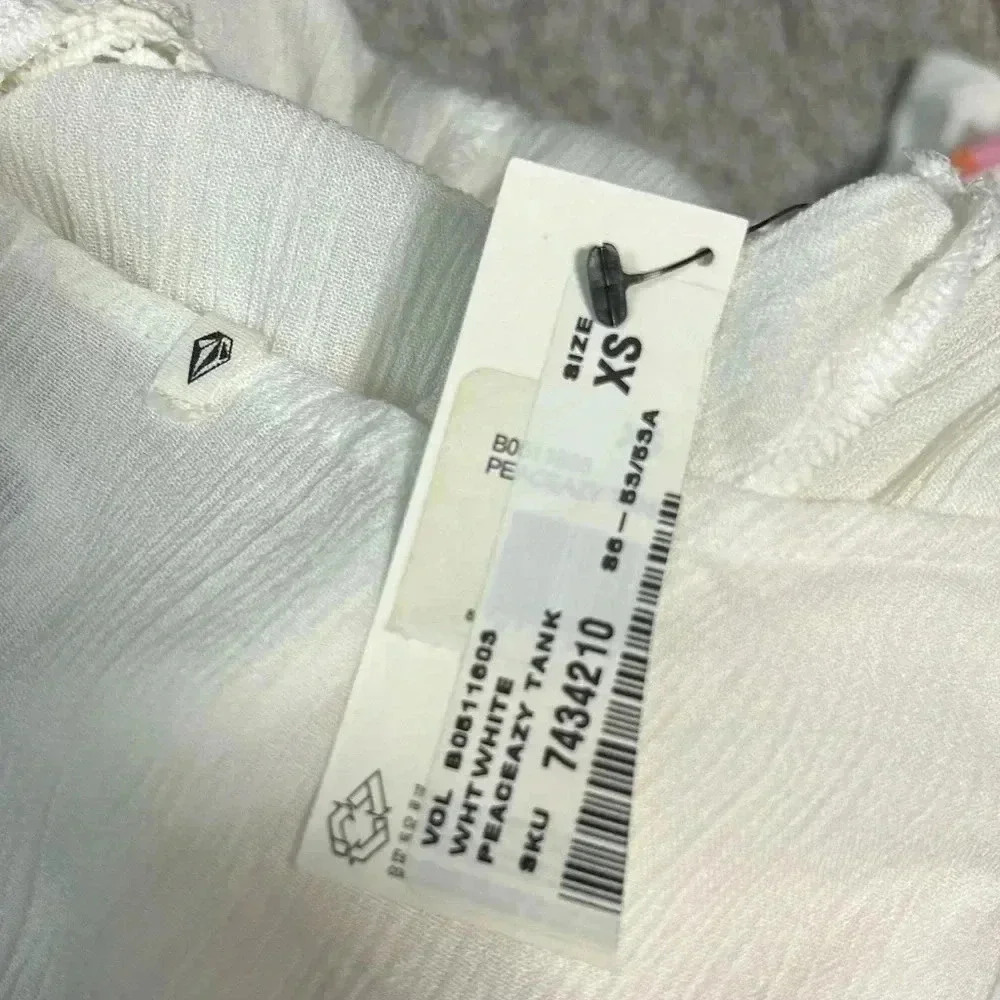 Volcom  Tank - Picture 4 of 5